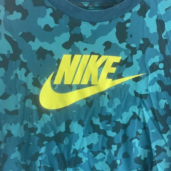 Nike Boys Turquoise Camo Tee Shirt Size XL Athletic Tee - Picture 5 of 5